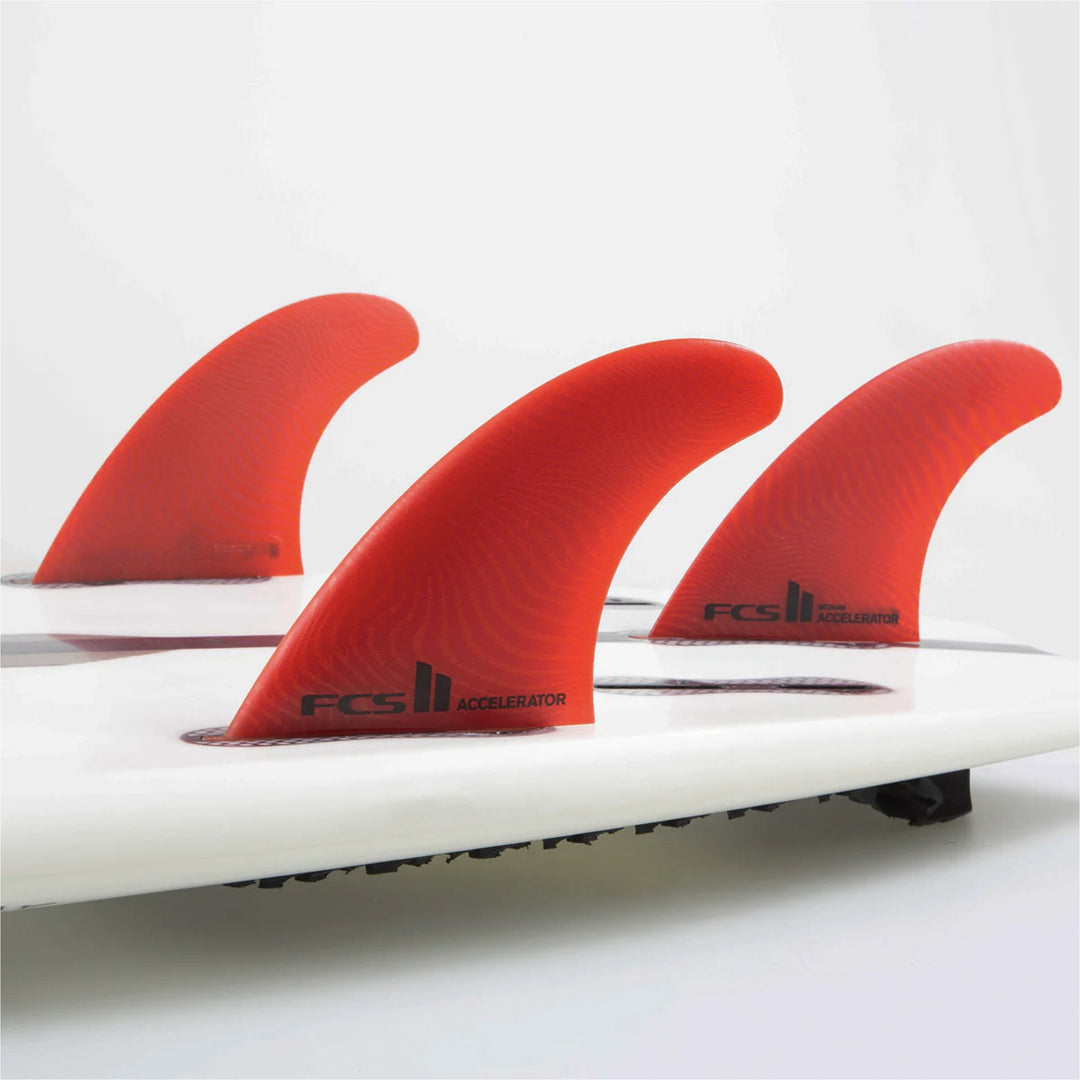 FCS II Accelerator Neo Glass Tri Fins Red - Large